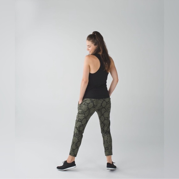 Lululemon Jet Crop Pant (Slim) *Luxtreme - Picture 2 of 15